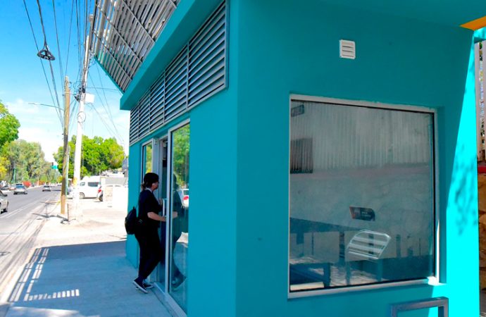 Tecnología y confort contra el calor: así son las nuevas paradas inteligentes del transporte público en Hermosillo
