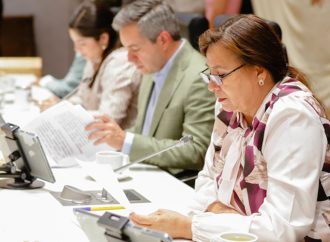 Analizan diputados convocar a sesión extraordinaria para discutir temas dictaminados en comisiones