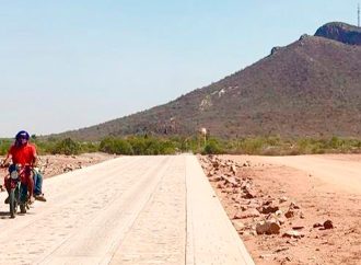 Gobernador Durazo cumple a pueblos originarios y Sierra Alta; garantiza conectividad con caminos artesanales