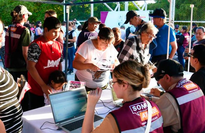 Gobernador Durazo lleva servicios gratuitos a la colonia Café Combate con feria “Sonora Atiende”