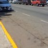 Pleito entre taxistas y comerciantes por líneas amarillas