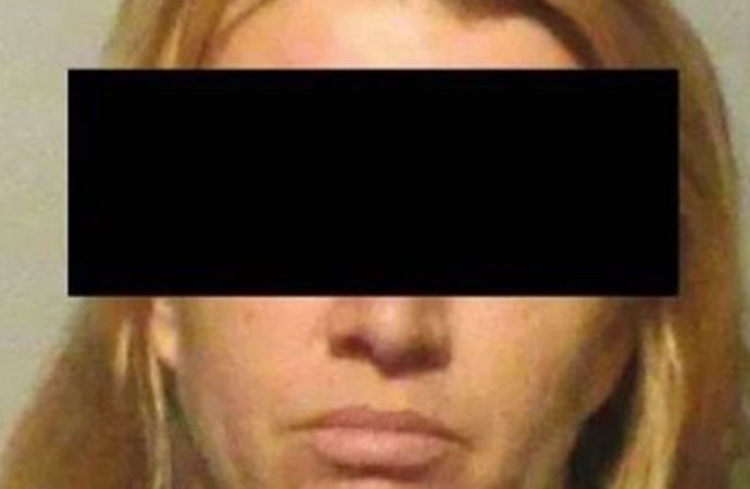 Detiene Gobierno de Sonora en SLRC a mujer buscada por EU por delitos de narcóticos