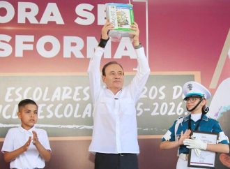 Gobernador Durazo arranca distribución de libros de texto y desayunos gratuitos para alumnos de educación básica