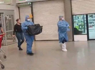 Hallan cuerpo decapitado en vivienda y cabeza en hielera en un supermercado Soriana
