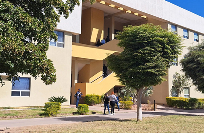 Sector salud garantiza un espacio a egresados de la Unison