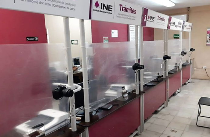 Llaman autoridades a cajemenses a renovar su INE
