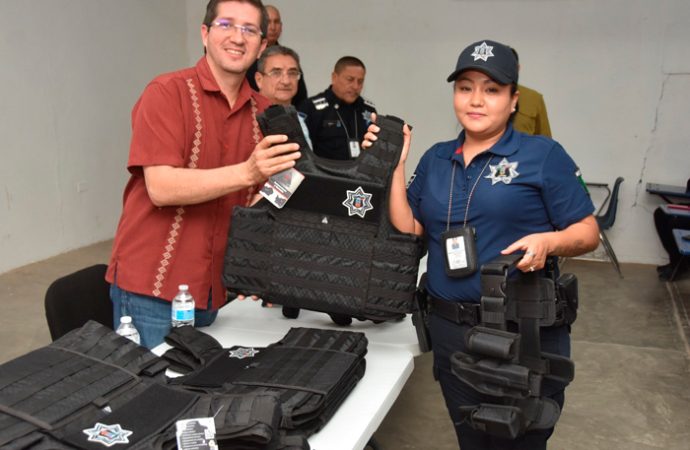 Refuerzan equipamiento y compromiso de la Policía Municipal de Navojoa