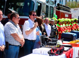 Bomberos de Navojoa recibe moderno equipo, instrumental y ambulancia especializada