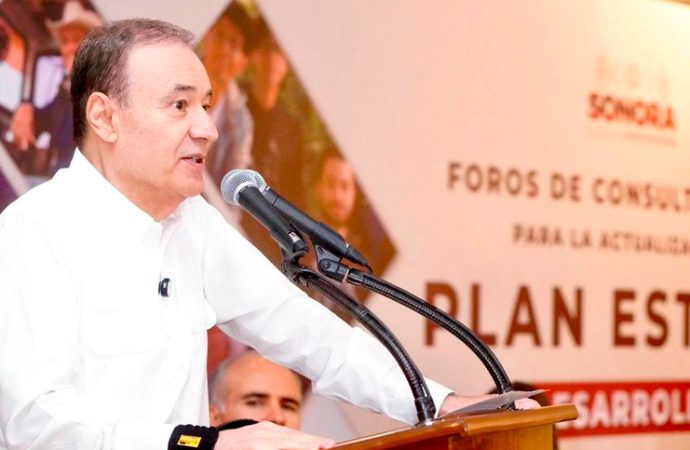 “Que se olviden los distraídos en aspiraciones personales”: Durazo exige “lealtad sin fisuras”