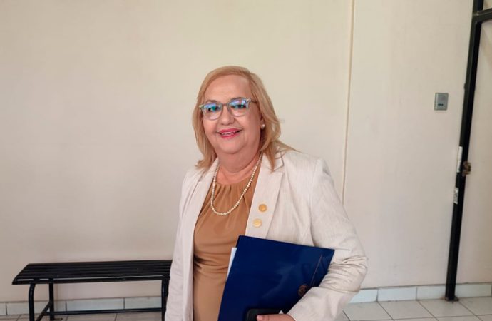 Entregó Rita Plancarte su último informe de actividades al Colegio Universitario