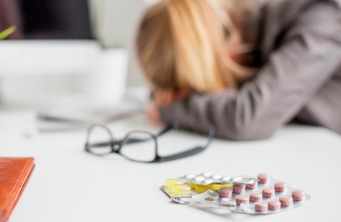 75 por ciento de trabajadores de la industria consumen por lo menos alcohol