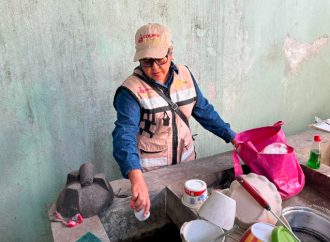 Piden eliminar todo tipo de cacharros donde se pueda acumular el agua de lluvia