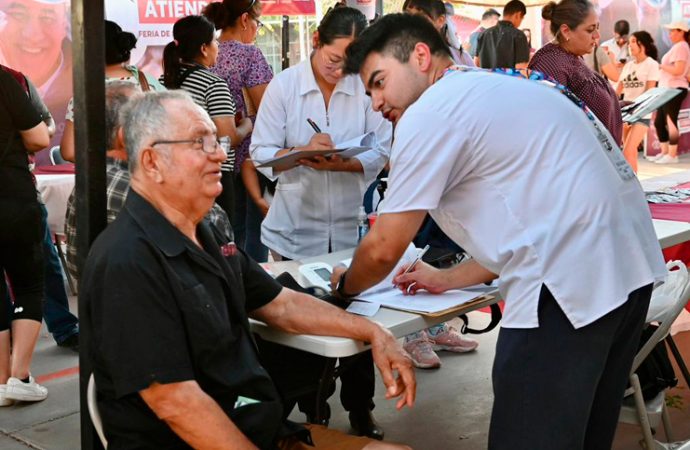 Gobernador Durazo beneficia a familias de la colonia Cuauhtémoc con jornada de “Sonora Atiende”