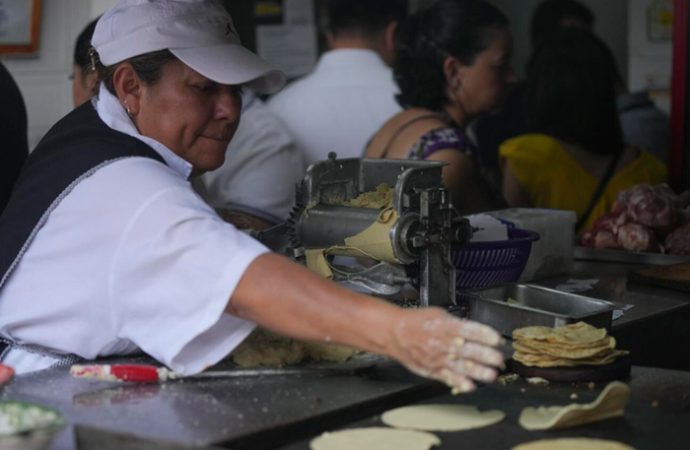 Sector empresarial rechaza reducción de jornada laboral