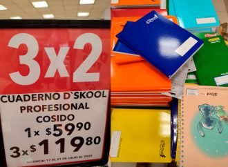Se preparan comerciantes del centro con la venta de útiles escolares