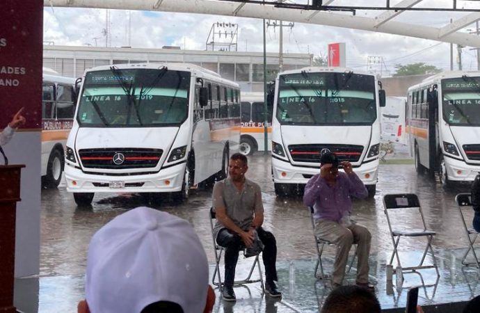 Entrega Alfonso Durazo pavimentaciones y unidades de transporte con beneficios para Cajeme