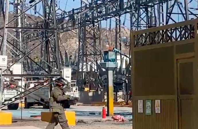 Explosión en subestación de CFE en Hermosillo genera apagón y moviliza a autoridades