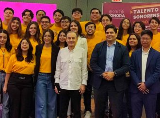 Se reúne Alfonso Durazo con la segunda generación de estudiantes que van a Taiwán