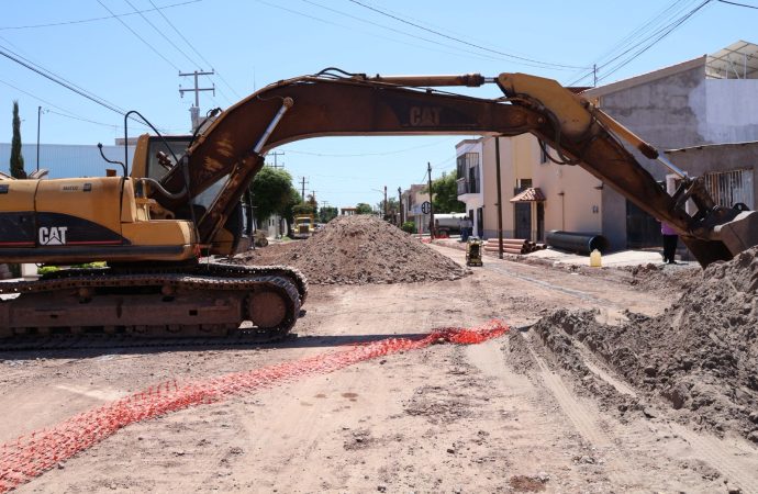 Trabajan en reparación de colectores principales para mejoras en drenajes de Cajeme