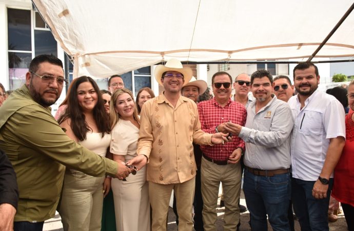 Dotan a dependencias de 22 camionetas para mejora en servicios a los navojoenses