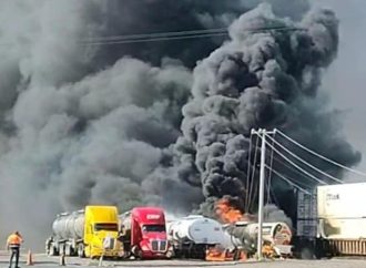 Impacto entre pipa y tren provoca explosión en Cajeme; hay dos lesionados
