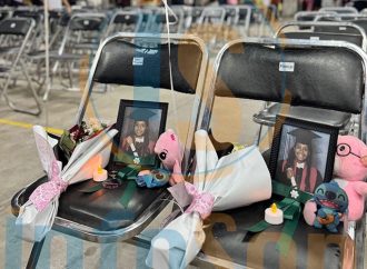 Dos sillas vacías, un diploma y un globo: la graduación con luto por las gemelas asesinadas en Hermosillo
