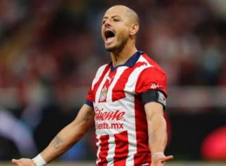 “El Chicharito” desata polémica por discurso machista: “Las mujeres deben limpiar y criar”