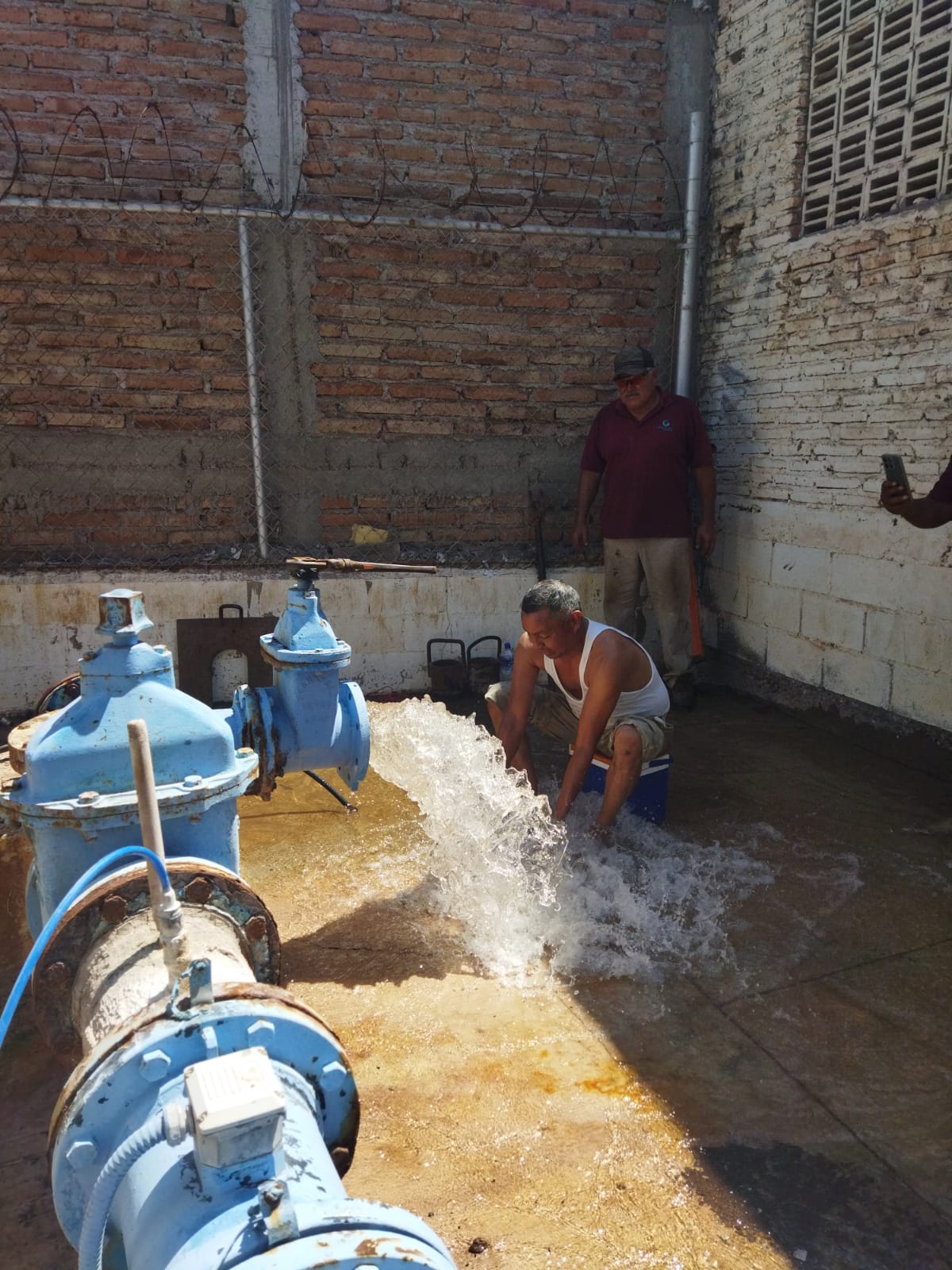 Restablecen servicio de agua potable en Providencia y colonia Severo ...