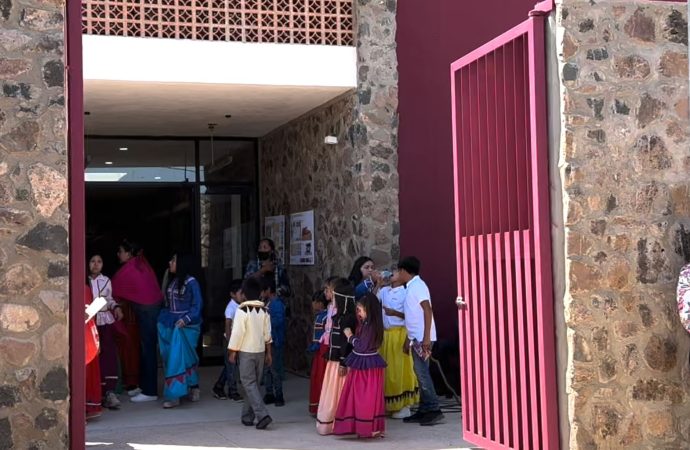 Destaca etnia Seri como la que más conoce su lengua tradicional