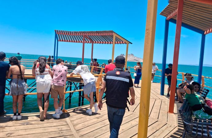 Mantiene personal de Protección Civil y Tránsito Municipal recorridos constantes en Bahía de Kino para prevenir accidentes
