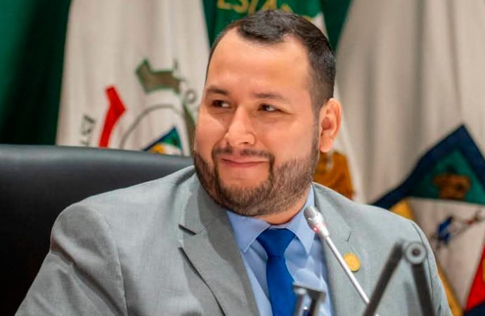 Pide Manuel Scott facilidades para emplacar carros regularizados