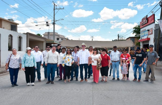 Entrega Elías Retes cruceros viales rehabilitados con concreto en Infonavit-Sonora