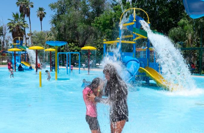 Disfrutan del Parque Infantil Ostimuri niñas y niños de Esperanza