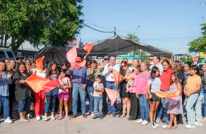 Arranca Toño Astiazarán pavimentación en tramo de la calle Sóstenes Rocha