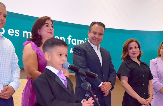 Astiazarán reafirma compromiso con la niñez hermosillense durante ceremonia de graduación del DIF