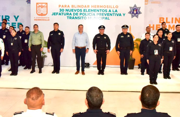 Refuerza Toño Astiazarán acciones en seguridad con nuevos agentes a la Policía Preventiva y Tránsito Municipal