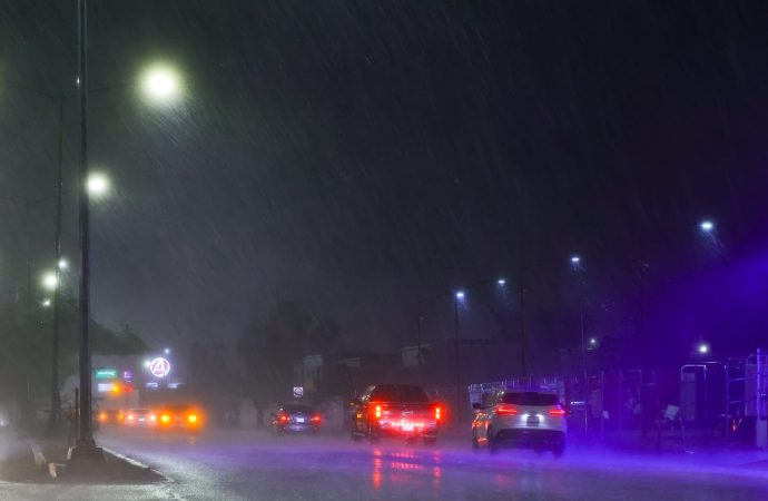 Tormenta eléctrica sorprende a Hermosillo con vientos de 80 km/h