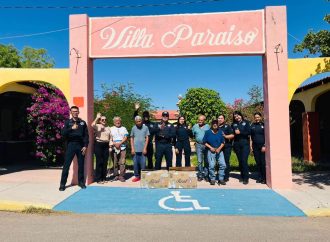 Policías estatales entregan apoyos y conviven con adultos mayores de Villa Paraíso