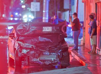 Choque en Hermosillo tras lluvias involucra a ambulancia de Capufe