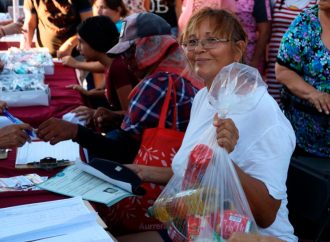 Gobernador Durazo acerca servicios gratuitos a vecinos de Las Peredas con “Sonora Atiende”