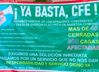 “¡Ya basta, CFE!”: Vecinos de Puerta Real protestan contra apagones diarios en Hermosillo