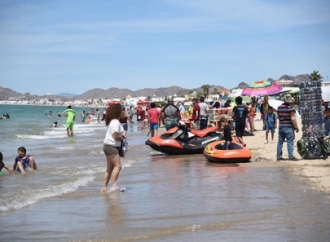 Protección Civil restringe navegación y refuerza vigilancia en Bahía de Kino por marea alta