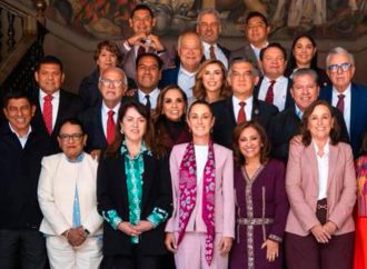 Sheinbaum, Durazo y gobernadores del país analizan avances de IMSS-Bienestar en Palacio Nacional