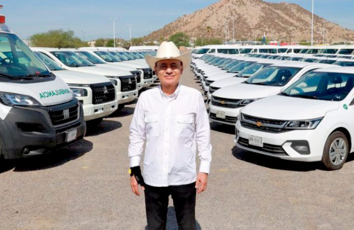 Durazo entrega 231 ambulancias y vehículos para reforzar atención médica en las 10 regiones del estado