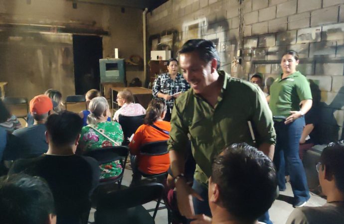 Cumple David Figueroa llevando servicios básicos a vecinos de la colonia Luis Encinas