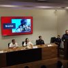 Escucha Amairani Peña a bomberos de Sonora