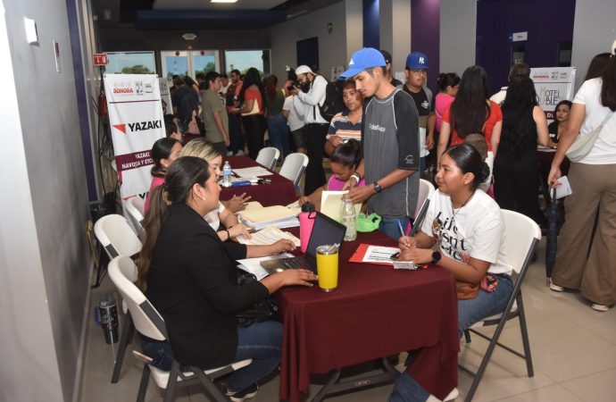 Ofrecen más de 500 oportunidades en exitosa Feria del Empleo de las Juventudes en Navojoa