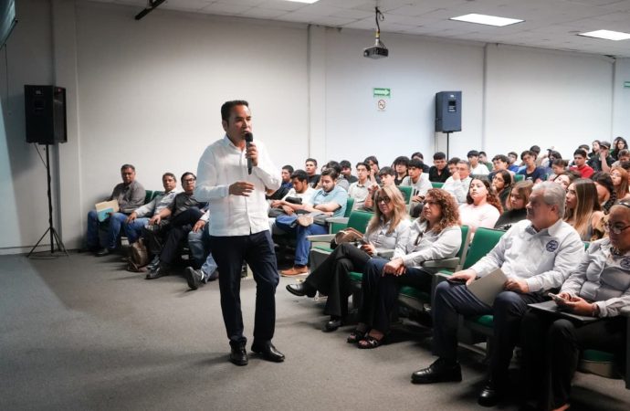 La transformación inicia en las aulas: Heriberto Aguilar