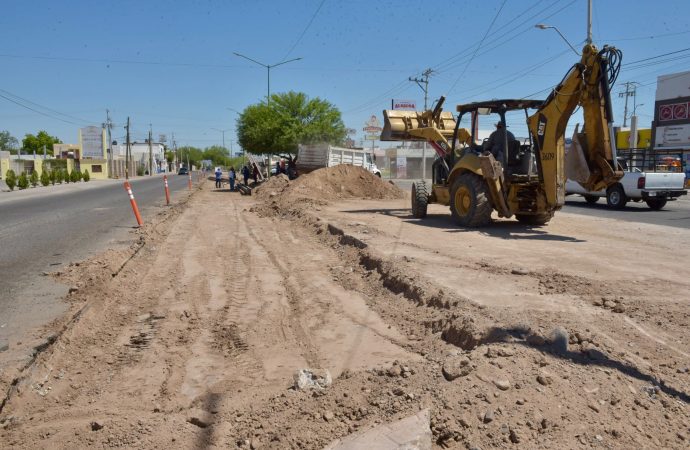 Se agregará un carril de vuelta a izquierda en Las Quintas y Camino del Seri