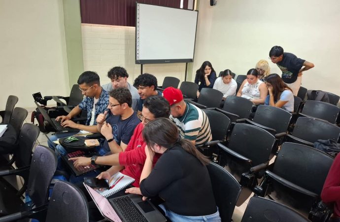 Invitan a universitarios a participar en el Reto University 2025 de Santander México